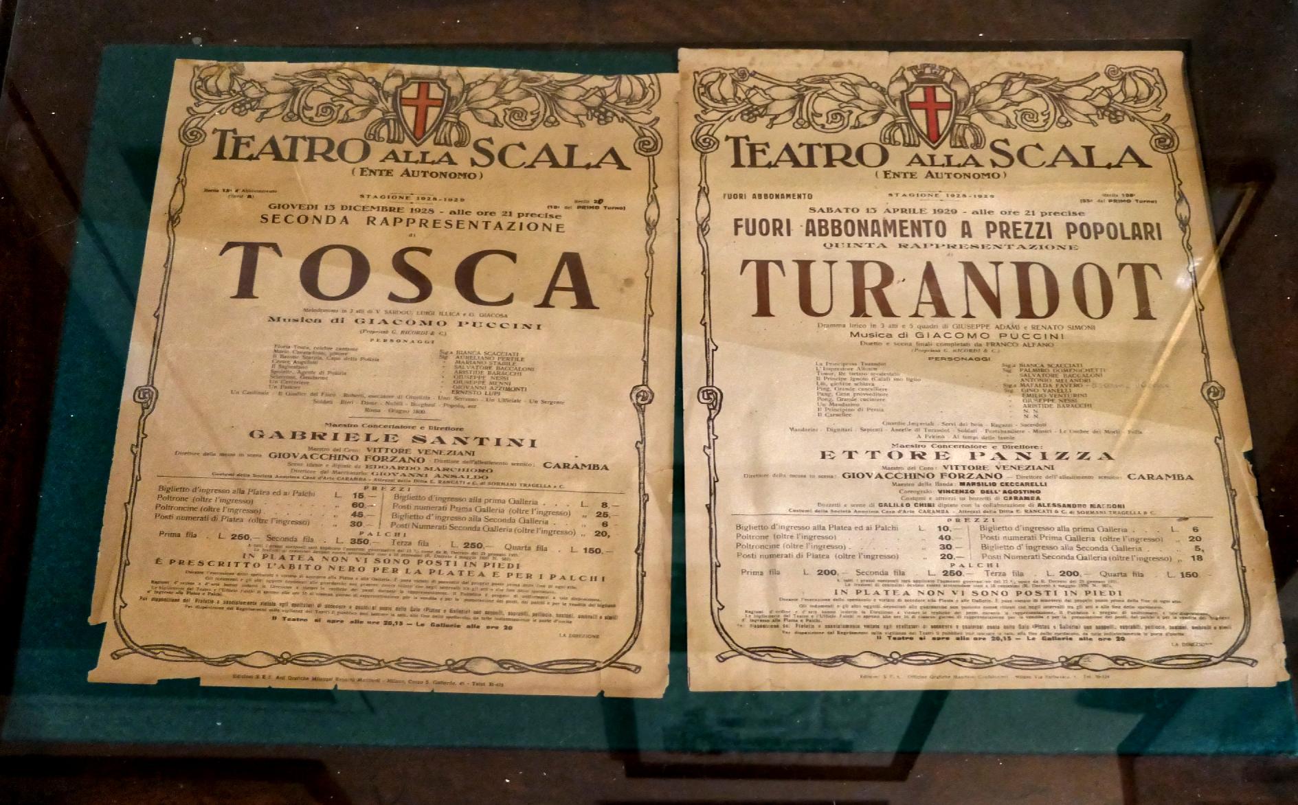 Manifesti pubblicitari della Tosca e della Turandot